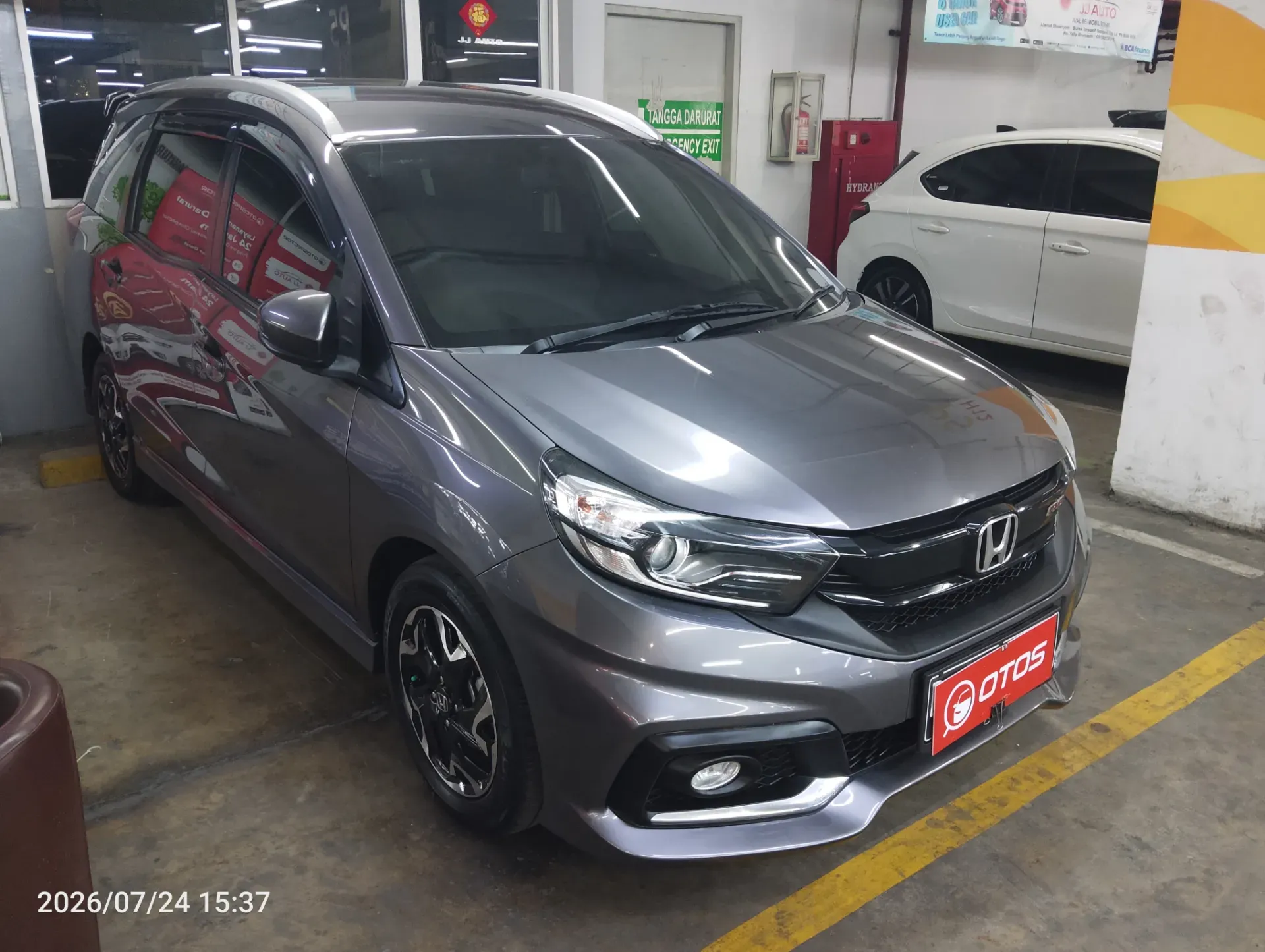 Mobil bekas di bawah 200 juta: Honda mobilio